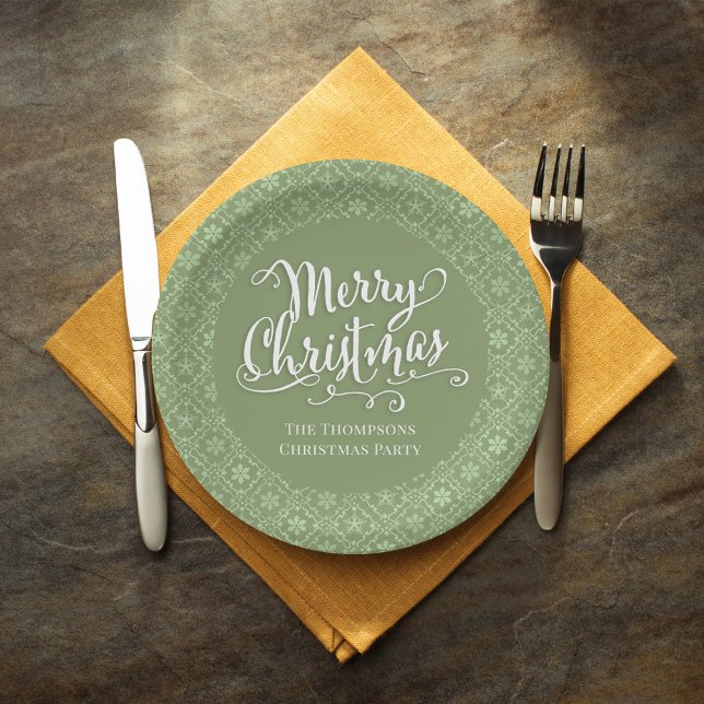 Plato De Papel Fiesta navideño verde personalizado (Whimsical Merry Christmas white calligraphy script red paper plate. )