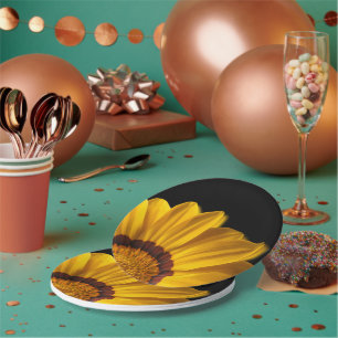 Plato De Papel Flor amarilla sobre fondo negro