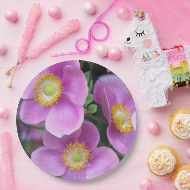 Plato De Papel Flor de anémonas japonesas rosadas (Fiesta)