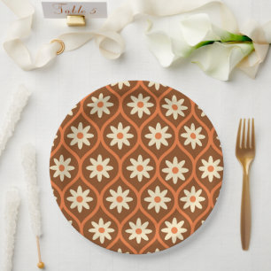Plato De Papel Flores blancas retro sobre Ogee Vintage marrón