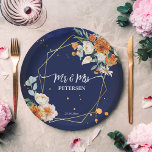 Plato De Papel flores de sabio azul naranja nombre personalizado<br><div class="desc">Rosas naranjas y blancas sage eucalipto verde fondo azul marino marco geométrico floral Mr. & Mrs. nombre personalizado boda placas de papel.</div>