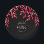 Plato De Papel Foliage rosa caliente en Boda negro<br><div class="desc">Los platos de papel de 2 tamaños presentan hojas elegantes pintadas en tonos rosados, rojos y naranjas y sus nombres y fecha boda en letras de moda. Cambie el color negro detrás del follaje a cualquier color que coincida con el tema de su boda o fiesta. **TIP: Haga clic en...</div>