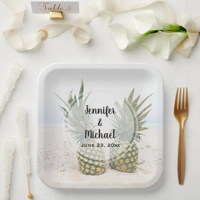 Plato De Papel Foto de 2 piñas en una boda playera (Boda)