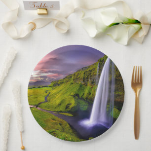 Plato De Papel Foto de la cascada islandesa verde naturaleza
