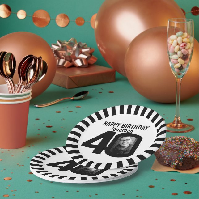 Plato De Papel Fotos y rayas de cumpleaños 40 en blanco y negro (Multi)