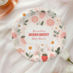 Plato De Papel Fresa Baby Shower Berry<br><div class="desc">Aumente la experiencia de comer en la ducha de bebé con nuestras planchas de papel Baby Shower Berry Sweet Strawberry. Diseñados para complementar la temática fiesta, estos encantadores platos no sólo le dan un toque de color a la mesa, sino que también infunden cada comida con la irresistible dulzura de...</div>