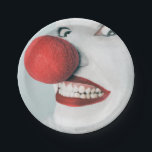 Plato De Papel Funny Clown Face Cumpleaños<br><div class="desc">Indignante y tonto,  esta cara de payaso seguramente será un éxito en la fiesta de cumpleaños. Las servilletas de papel coincidentes están disponibles en este motivo. Foto: Ryan McGuire</div>