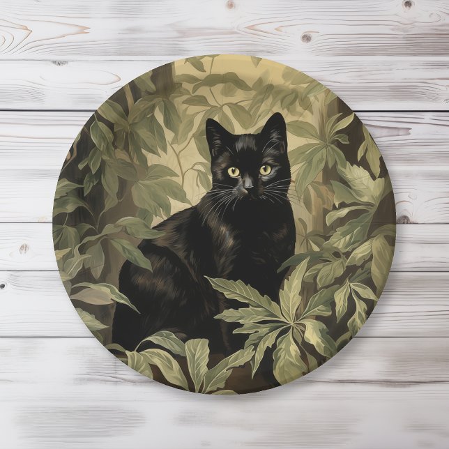 Plato De Papel Gato negro en un bosque exuberante (Subido por el creador)