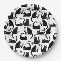 Gatos malos golpeando a las cosas