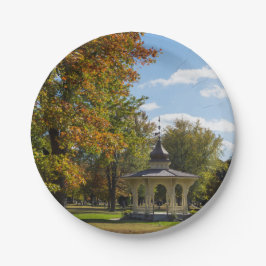 Plato De Papel Gazebo de otoño en Maple Park