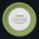 Plato De Papel Grad. Partido de Graduación Personalizada<br><div class="desc">Grad. Placas de papel de grupo de graduación con nombre,  año y texto personalizados. Invitaciones a la fiesta de graduación coincidente,  Favoritos a la fiesta de graduación y regalos disponibles en la categoría de graduación de nuestra tienda.</div>