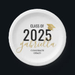 Plato De Papel Graduación Clase 2022 Oro moderno y negro<br><div class="desc">Clase de 2022 personalizado de Placas de Papel Negro y Oro Personalizado del Partido de Graduación impreso con el nombre del graduado y el año de clase con una audaz superposición de tipografía moderna y divertida y un elegante tipo de letra de guión con un acento gorra de graduación dorado,...</div>