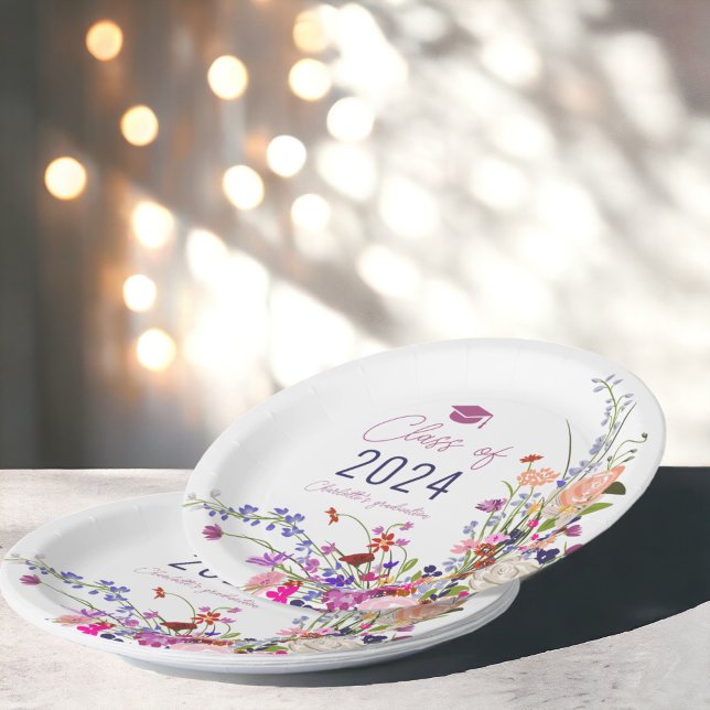 Plato De Papel Graduación de clases de escritura de flores silves (Modern chic wild flowers script class graduation paper plates)