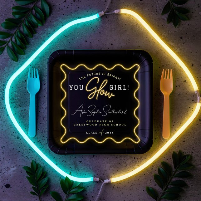Plato De Papel Graduación de Neón Amarillo Amarillo Retro De Chic (You Glow Girl Retro Wavy Yellow Neon Graduation Paper Plates)