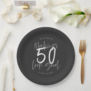 Plato De Papel Haciendo mirada 50 a la buena fiesta de cumpleaño