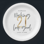 Plato De Papel Haciendo que 21 parezca buena fiesta de cumpleaños<br><div class="desc">Hacer 21 lucir bien efecto oro Patatas de papel fiesta de cumpleaños. Diseño fiesta gráfico moderno.</div>