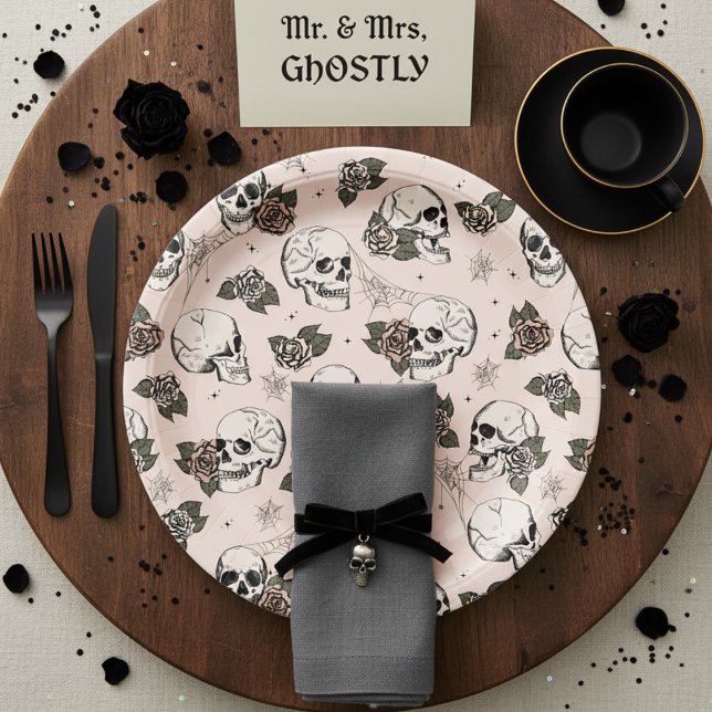 Plato De Papel Halloween de los Rosas y cráneos góticos rosados d (Elegant Floral Skulls Halloween Bridal Shower Paper Plates in Blush Pink. Skull, Roses, Webs Pattern)