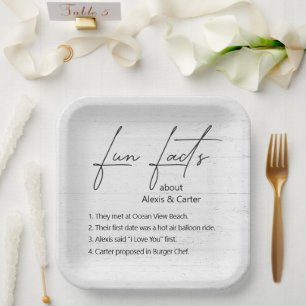 Plato De Papel Hechos Divertidos bodas Sobre La Madera Blanca Lav