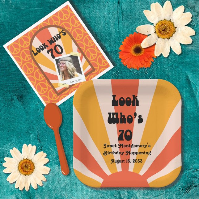 Plato De Papel Hippie retro Sunrise 70 cumpleaños (Retro hippie sunrise groove with plenty of mix and match party goods. Celebrate the 60's)