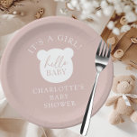 Plato De Papel Hola Bear Bebé Es un Chico<br><div class="desc">Este encantador diseño de bebé presenta un adorable motivo de oso, perfecto para celebrar la llegada de un pequeño nuevo. El diseño es dulce y caprichoso, con las palabras "hola bebé", el bebé de oso, que le dan un toque divertido al conjunto. Ideal para una ducha sin diferencias de género,...</div>
