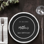 Plato De Papel Hombre negro minimalista de cumpleaños<br><div class="desc">Un fondo negro decorado con un marco blanco. Personalice y agregue una fecha,  nombre,  edad.</div>