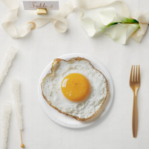 Plato De Papel Huevo perfectamente frito con bordes de cadera y o