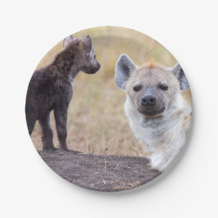 Plato De Papel Hyena con los jóvenes uno