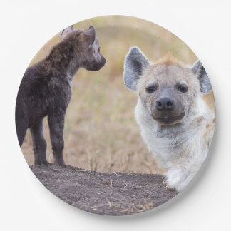 Plato De Papel Hyena con los jóvenes uno