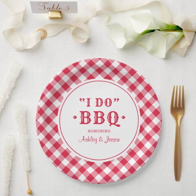 Plato De Papel I Do BBQ Red Gingham Custom Wedgram Monograma (Boda)