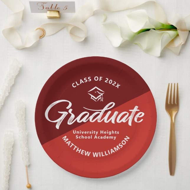 Plato De Papel Icono de gorra de graduación con letra script retr (Boda)