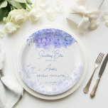 Plato De Papel Impresión de una ducha de novia de hidrangea azul<br><div class="desc">Algo azul antes de hacer ducha de novia azul hidrangea floral botánica personalizada monograma impreso plantilla de placas de papel,  flores azul polvoriento color de agua flores azul placas de papel botánico decoración de mesa para ducha de novia con temática de jardín.</div>