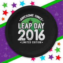 Plato De Papel Increíble desde el año 2016, Día del Año Salto, 29