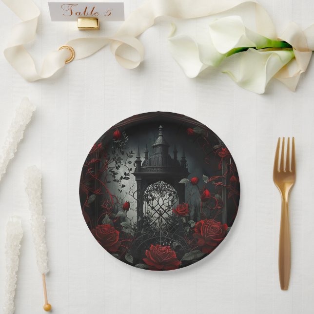 Plato De Papel Jardín del Rosa del Cementerio Gótico con rojo y n (Boda)