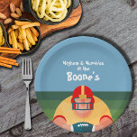 Plato De Papel Jugador de fútbol Super Fan Game Day<br><div class="desc">Personalizar estos platos de papel de jugador de fútbol con tu nombre. Vea las invitaciones coincidentes y más en nuestra colección.</div>