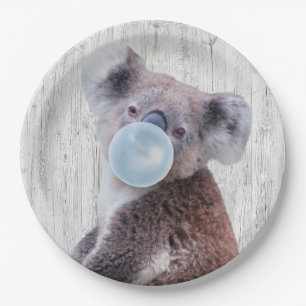Plato De Papel Koala Soplando Chicle Azul Textura de Madera  