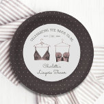 Plato De Papel Lápiz de color rosa negro de encaje acuático ducha<br><div class="desc">Lingerie Bridal Shower Plates de papel de papel de papel de papel de color negro rosa de encaje con su fiesta de lencería personalizada,  fiesta de tocador o ducha de novia en un guión elegante. Personalice editando el texto en los cuadros de texto proporcionados. Creado por ©Evco Studio www.zazzle.com/store/evcostudio</div>