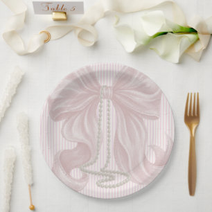 Plato De Papel Lazo a rayas rosadas y collar de perlas