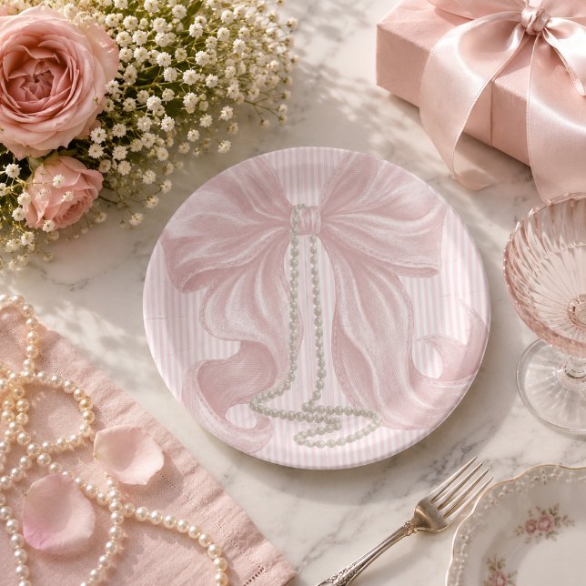 Plato De Papel Lazo a rayas rosadas y collar de perlas (Subido por el creador)