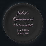 Plato De Papel Letras de amor: Quinceanera negra y rosa<br><div class="desc">Una quinceañera no celebra solamente un cumpleaños específico,  especial. Una quinceañera celebra el amor que la gente tiene por el que se honra,  en ese día especial. ¡Personalizable. Por Sharon Lee Hudson.</div>
