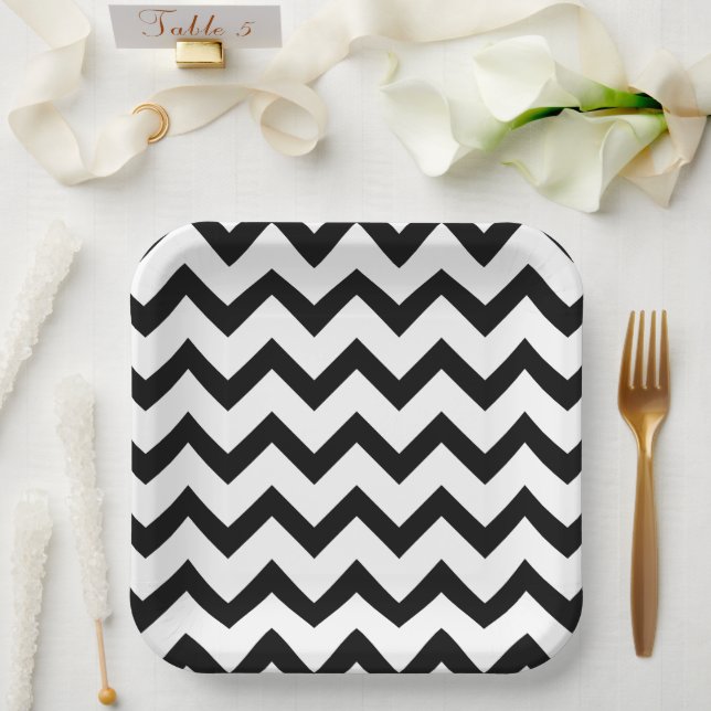 Plato De Papel Líneas simples de patrón de chevron blanco negro r (Boda)