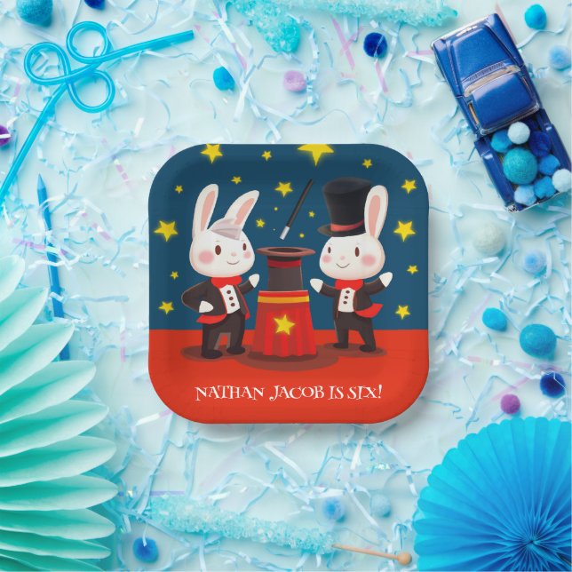 Plato De Papel Magos de conejo lindo en cumpleaños mágico en esce (Fiesta)
