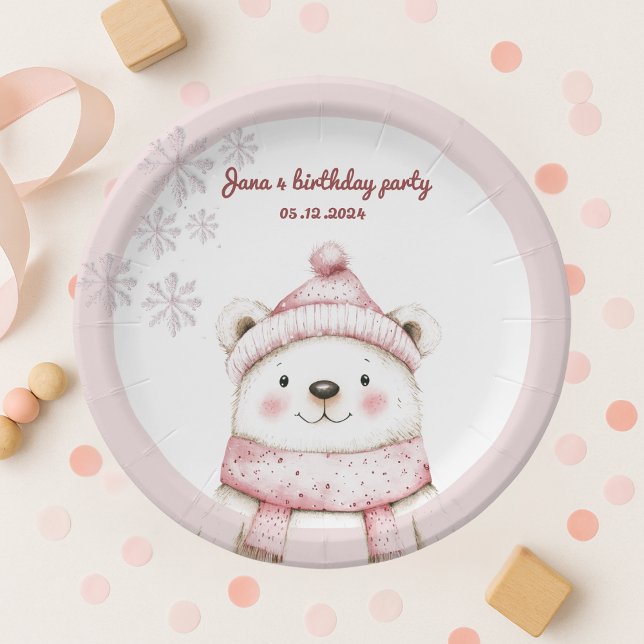 Plato De Papel maravilloso país de invierno con un lindo oso blan (Subido por el creador)