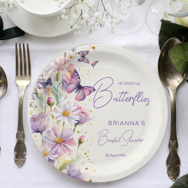 Plato De Papel Me da mariposas con una ducha de novia impresa (He gives me butterflies enchanted garden purple lavender bridal shower printed paper plates )