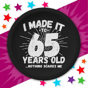 Plato De Papel Meme sarcástico de 65 años Funny cumpleaños número