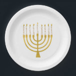 Plato De Papel Menorah Hanukkah Boda de dibujo de velas celestes<br><div class="desc">Relieve metalizado de oro falso menorah velas para su celebración de Hanukkah. Ilustracion menorah caprichoso con estrellas blancas cubiertas de velas celestiales sobre un falso atril de velas menorah dorado. Hanukkah,  elegante boda estrella de Menorah,  ilustró regalos de diseño y productos de papel.</div>