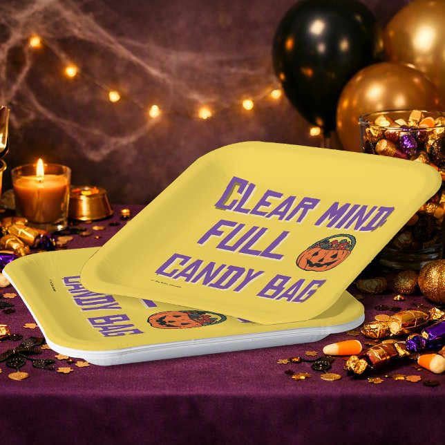 Plato De Papel Mente Clara, Bolsa de Dulces Llena | Fiesta de Hal (Add sober, spooky fun to your Halloween celebrations with Clear Mind Full Candy Bag themed plates.)