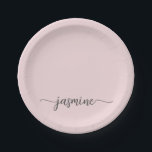 Plato De Papel Minimalista Simple Rosa Rubio Femenino Script Mono<br><div class="desc">Platos de papel personalizados con monograma de nombre en rosa blush limpios y minimalistas para chicas. Este diseño presenta su primer nombre en una bonita tipografía de firma con cola de letra manuscrita (o caligrafía) sobre un fondo rosa polvoriento o rosa suave pastel. Estos son fáciles de personalizar. Geniales para...</div>