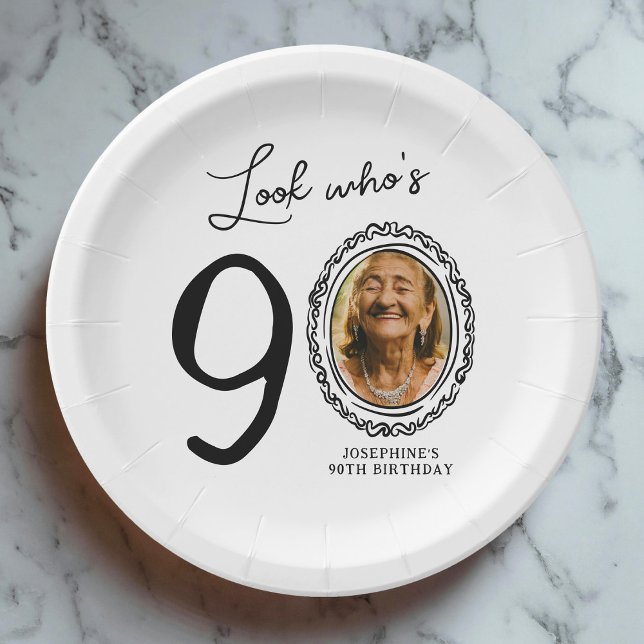 Plato De Papel Mira quién es el cumpleaños 90 de la foto 90 (Subido por el creador)