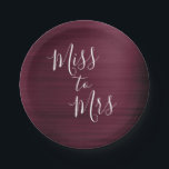 Plato De Papel Miss a la Sra. Bridal Shower Fiesta Burgundy<br><div class="desc">Otoño o otoño de Miss a la señora Bridal Shower o Bachelorette Party Burgundy Purple Elegant Faux Relieve metalizado metallic Plates de papel. Las placas de papel From Miss to Mrs utilizan el popular fondo de Cranberry Marsala y la tipografía blanca. Este plato de papel forma parte de una Miss...</div>
