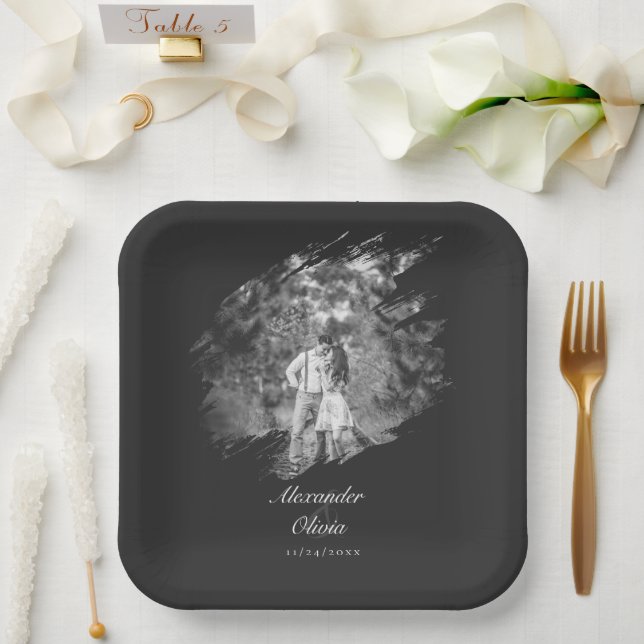 Plato De Papel Modern Brushstroke Photo Wedding | Soft Black (Boda)